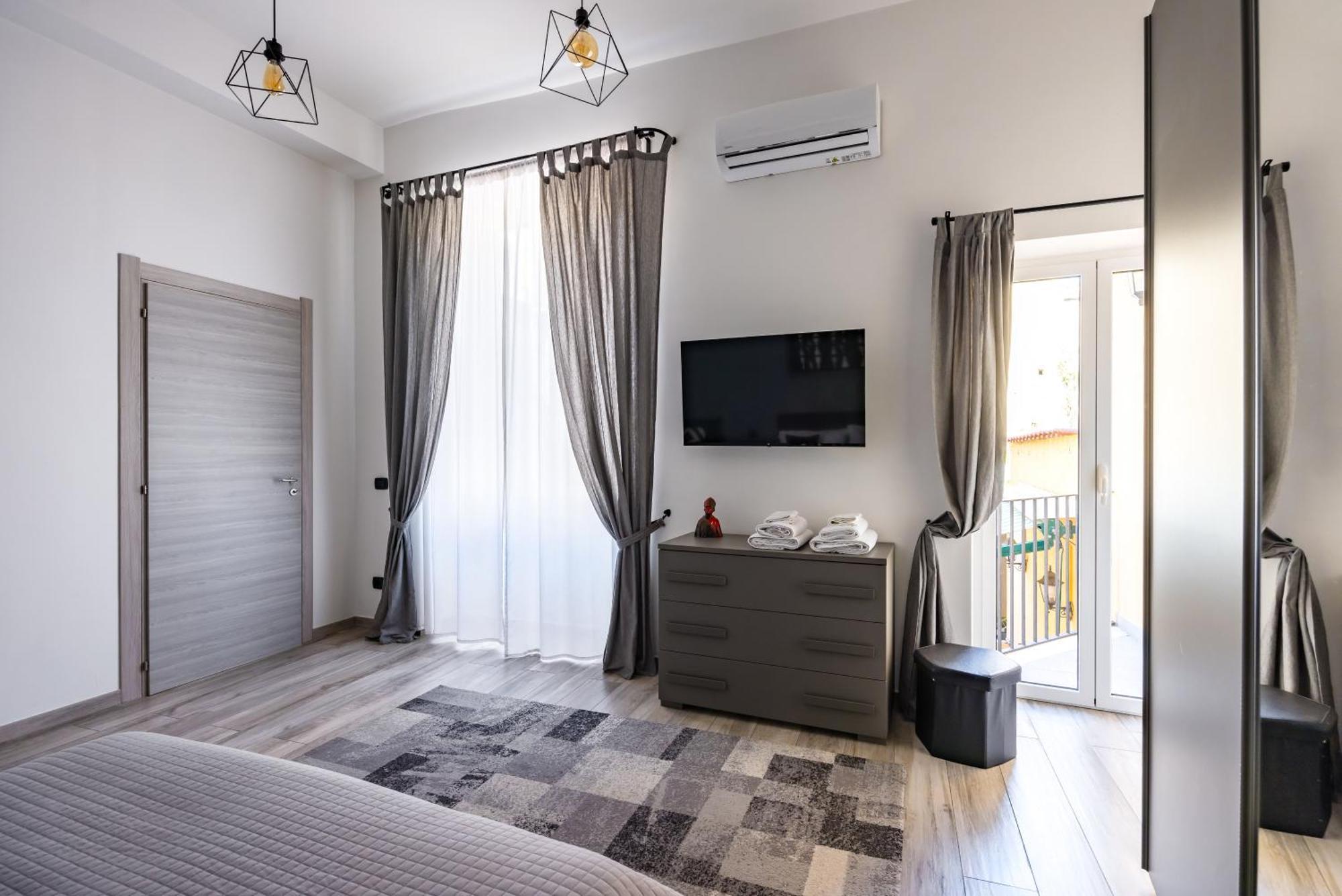 Palazzo Mormando - Modern Apartment Napoli Eksteriør billede